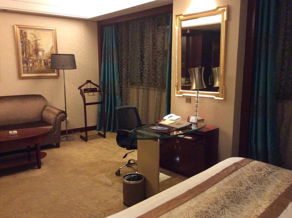 New Paris Hotel Χαρμπίν Δωμάτιο φωτογραφία